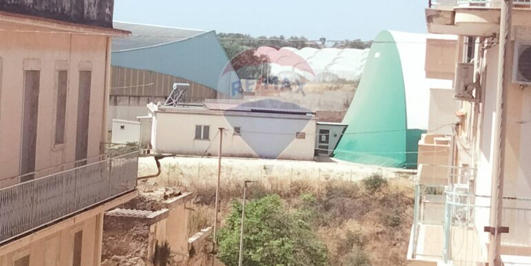 20251027184247-996402-21