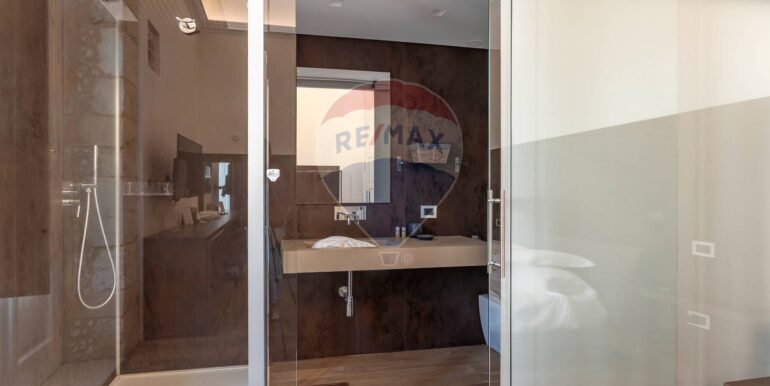 20251027185245-993929-3