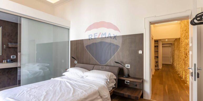 20251027185257-993929-6