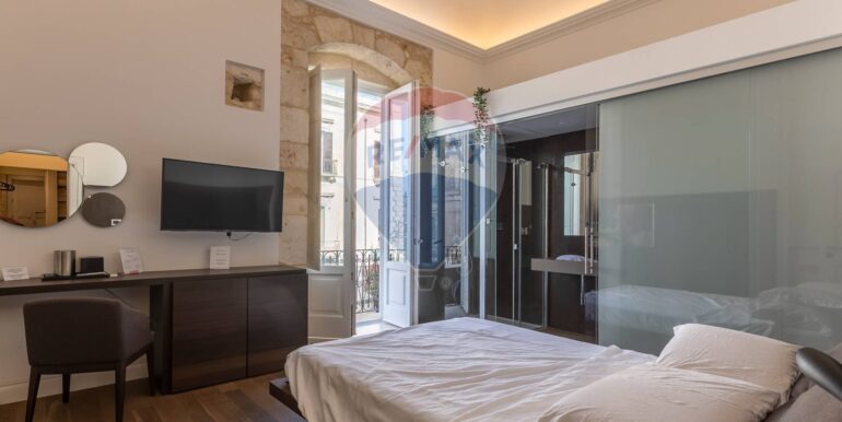 20251027185301-993929-7