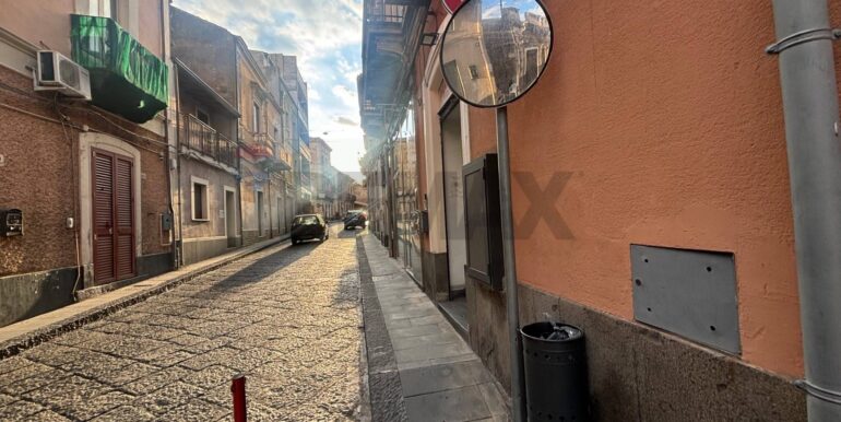 20251027204324-996423-0