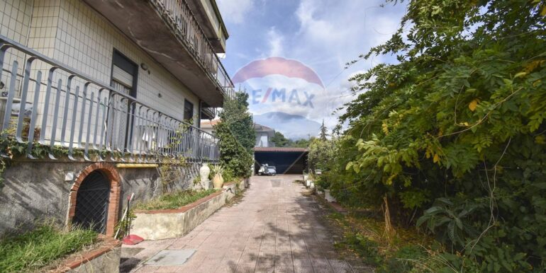 20251028114758-996459-8