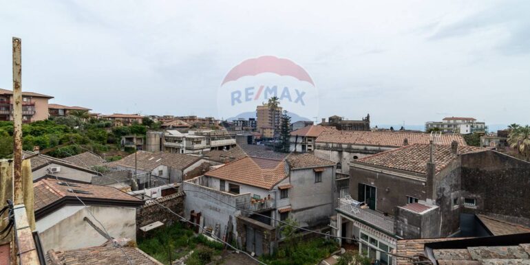 20251029111858-996889-17