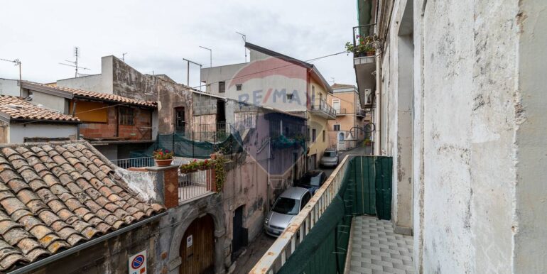 20251029111906-996889-18