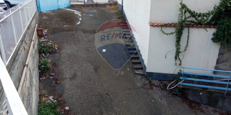 20251029114257-996896-12