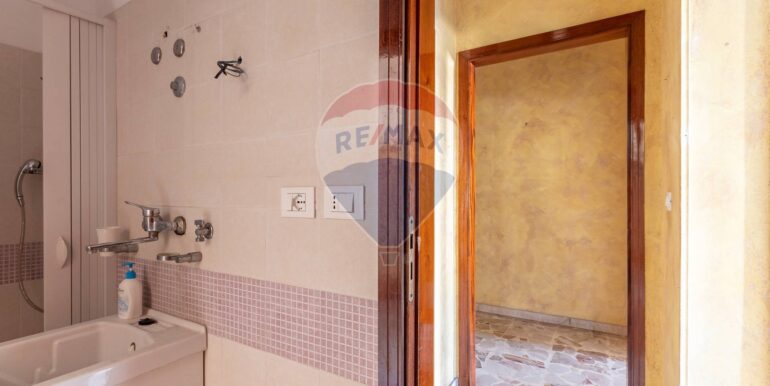 20251029184138-974888-26