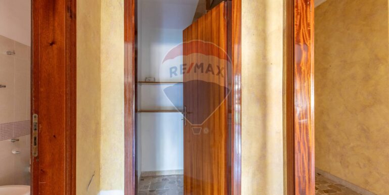 20251029184140-974888-27