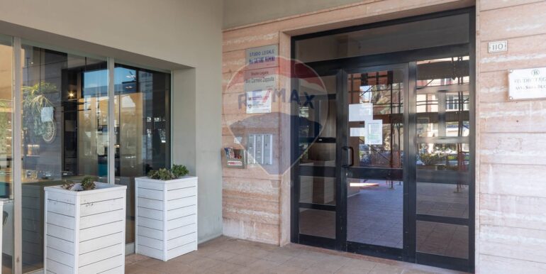 20251029184152-974888-32