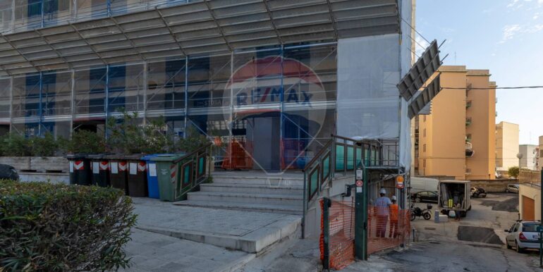 20251029184155-974888-33