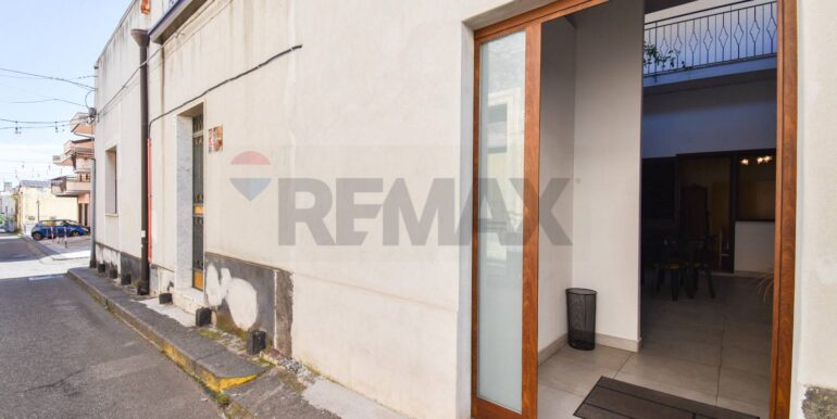 20251030112709-996931-3