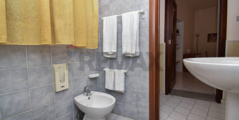 20251030112742-996931-17