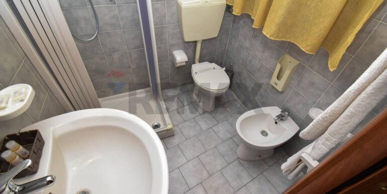 20251030112745-996931-18