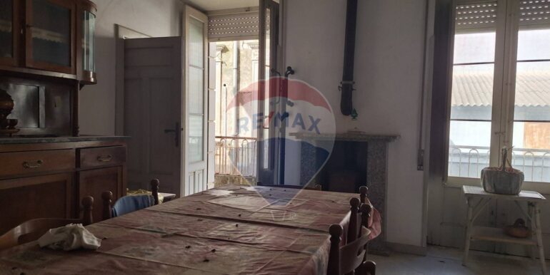 20251031100151-997393-12