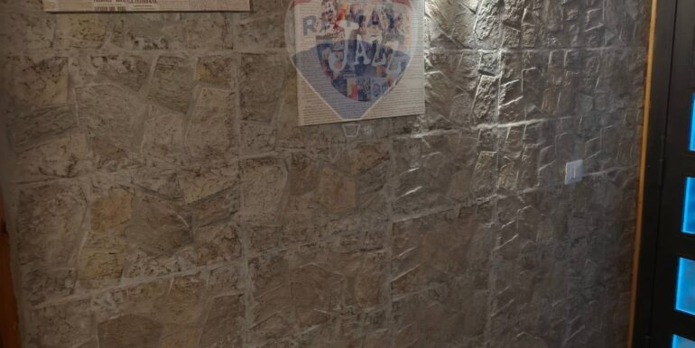 20251102190151-852924-19