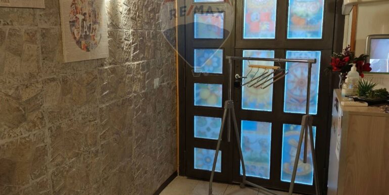 20251102190156-852924-20