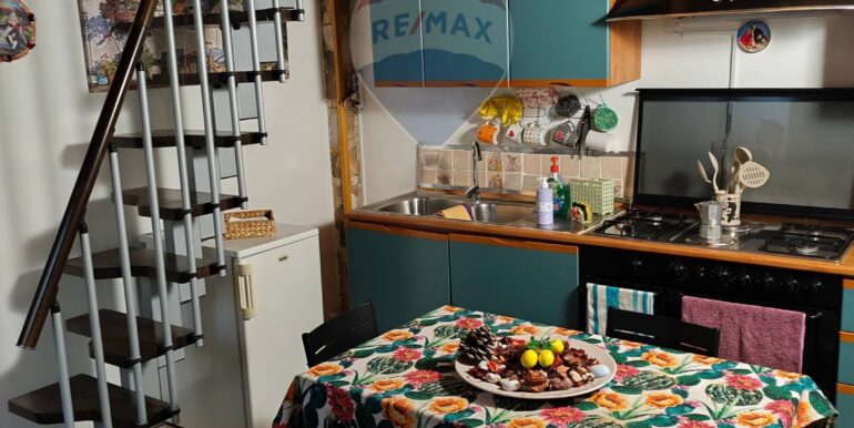 20251102190202-852924-21