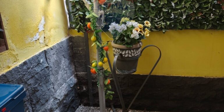 20251102190221-852924-24