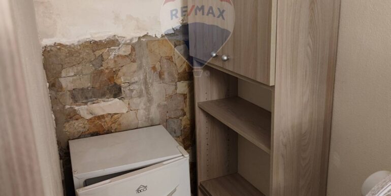 20251102190232-852924-26