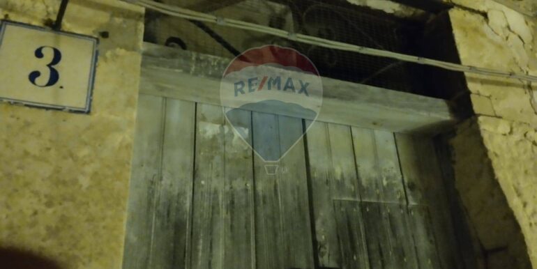 20251102214232-997657-13