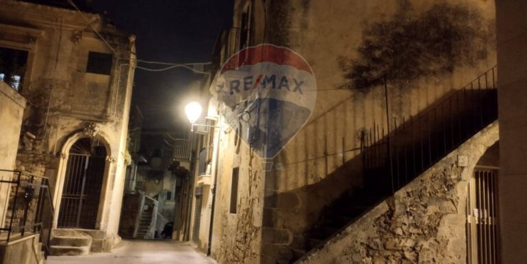 20251102214236-997657-15