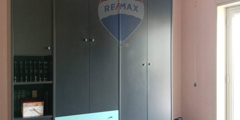 20251103174220-998262-12