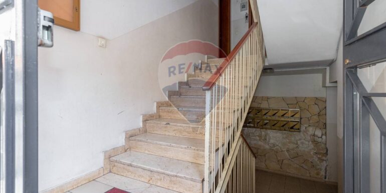 20251104173415-998521-6