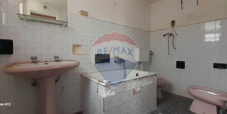 20251104185647-998477-6