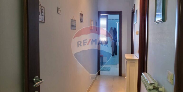 20251104224324-998809-8