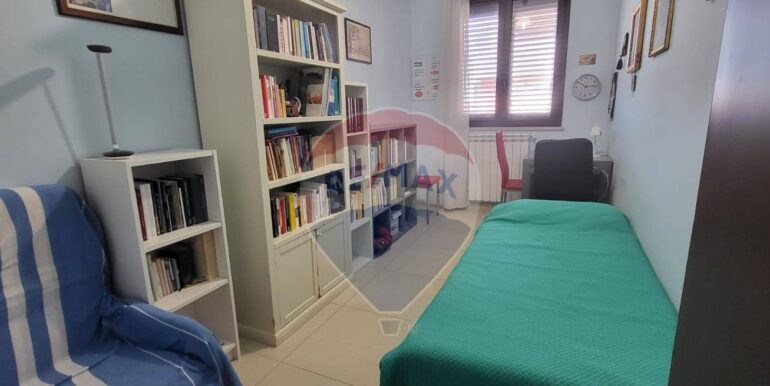 20251104224339-998809-16