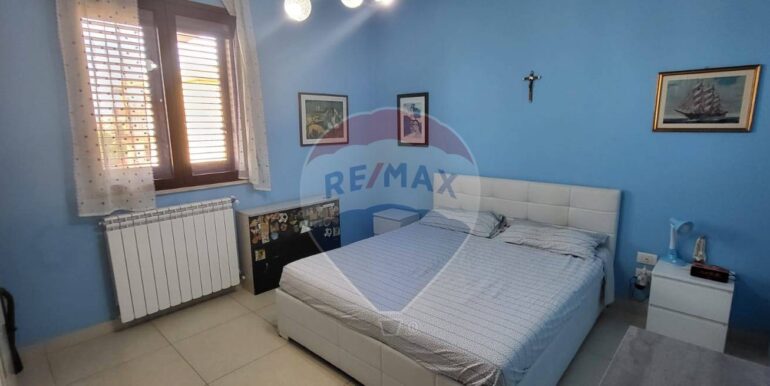 20251104224342-998809-17