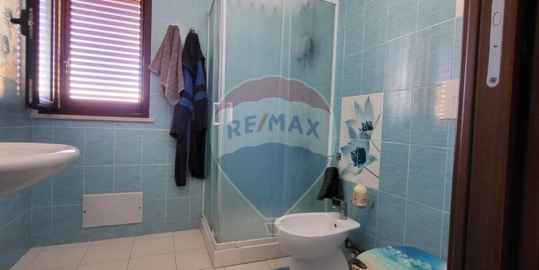 20251104224344-998809-18