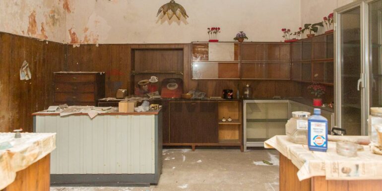 20251105120354-975634-12