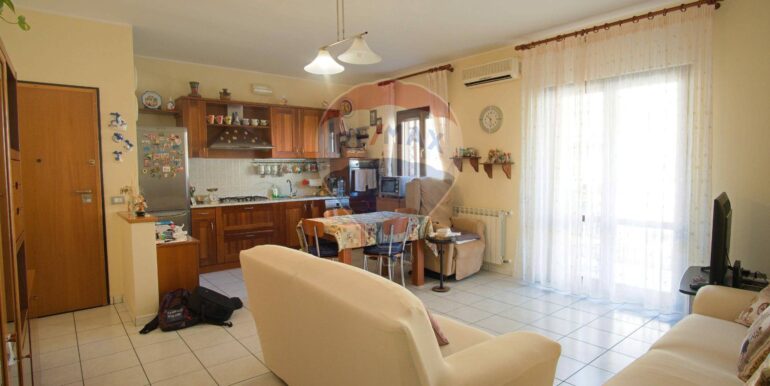 20251105124103-998448-10