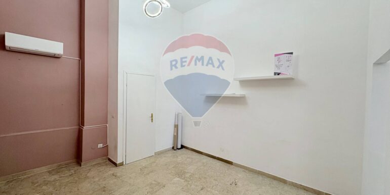 20251105180457-999086-18