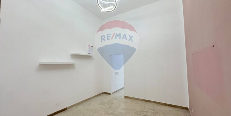 20251105180505-999086-21