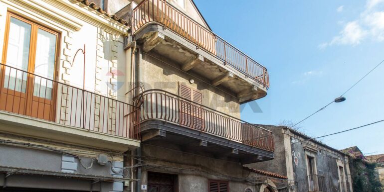 20251106201847-999299-1