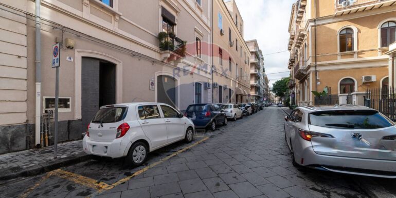 2025110874725-999693-1