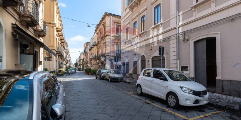 2025110874730-999693-2