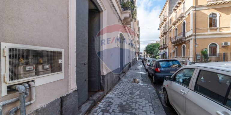 2025110874733-999693-3