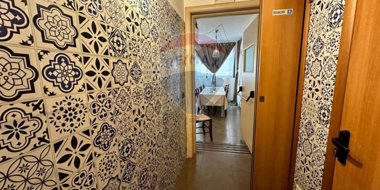 2025110985629-999748-8