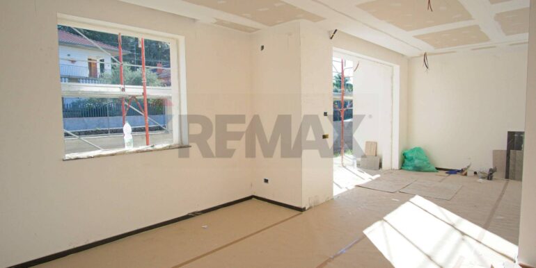 20251110103118-999315-17