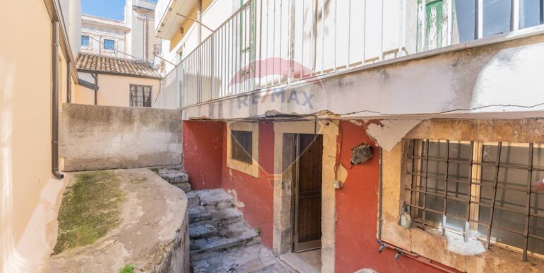 20251110142809-999898-4