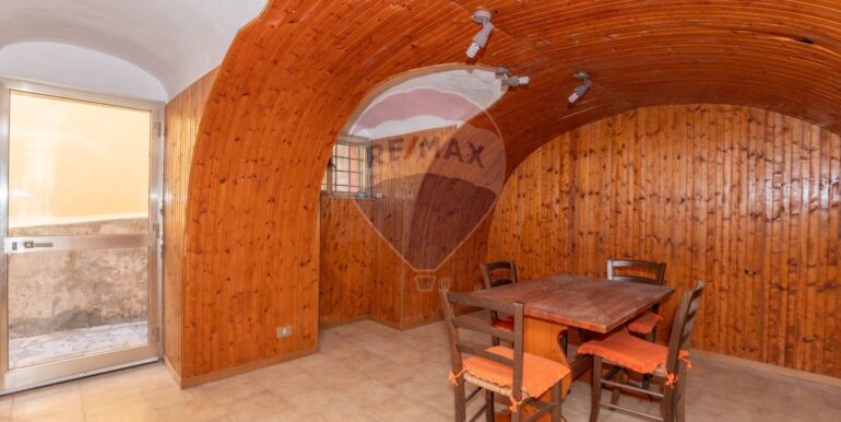 20251110142821-999898-9