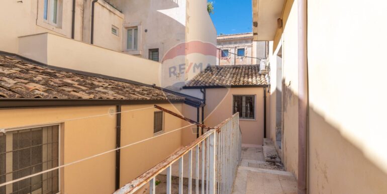 20251110144307-999909-10