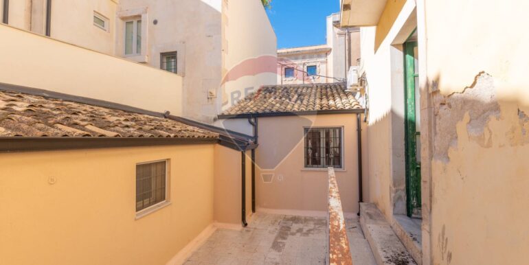 20251110144309-999909-11