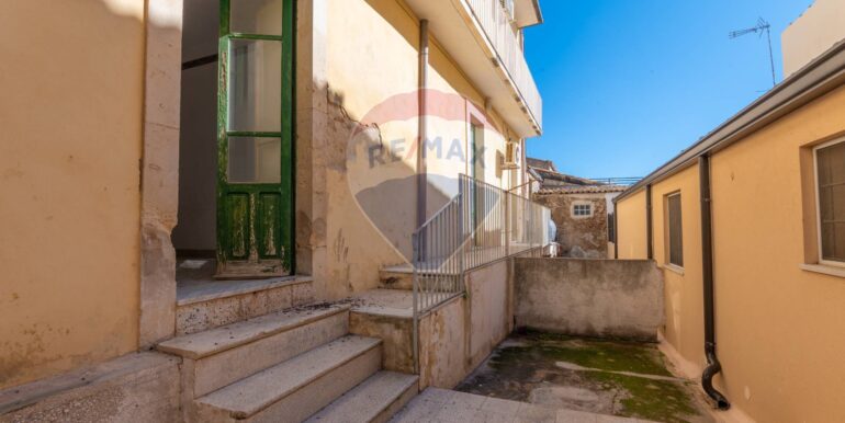 20251110144312-999909-12