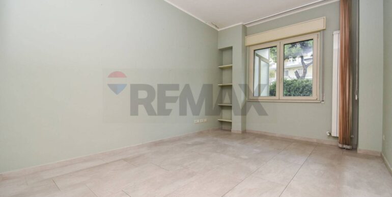 20251111101217-894357-25