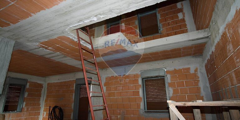 20251111201042-999847-2