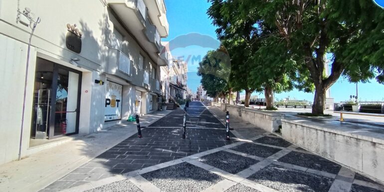 20251112165042-1000409-12