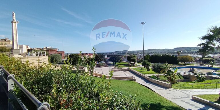 20251112165050-1000409-15